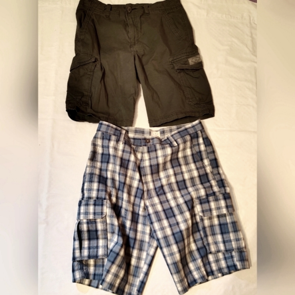 Dockers & Union Bay Plaid and Solid Cargo Shorts Set